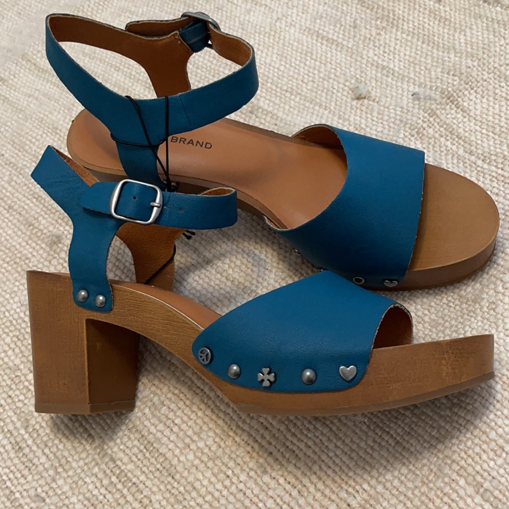 NEW Lucky Brand platform Sandals size 9